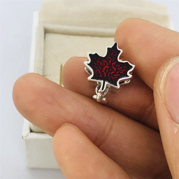 ✨✨ Pandora Canada Red Maple Leaf Charm - Picture 7 of 7
